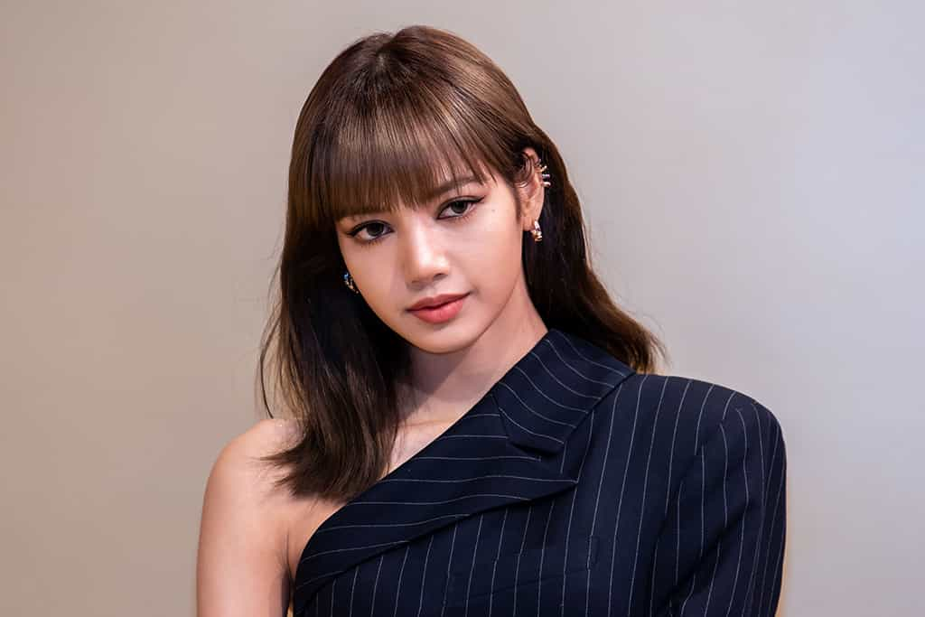 BLACKPINK's Lisa was reportedly swindled 1 billion KRW by former ...